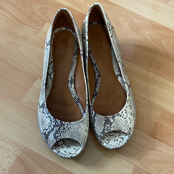 Geox Shoes - Geox Women's Snakeskin Peep Toe Heels - Black and Cream